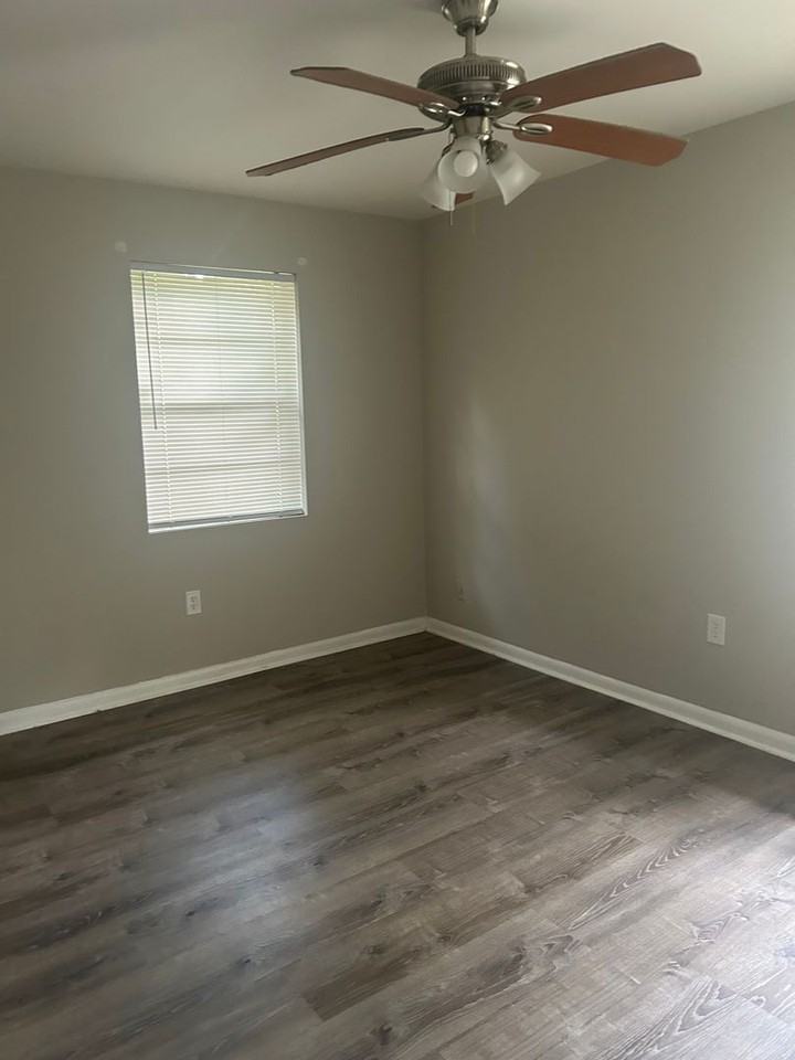 9 Ruston Ct - Photo 3 of 12