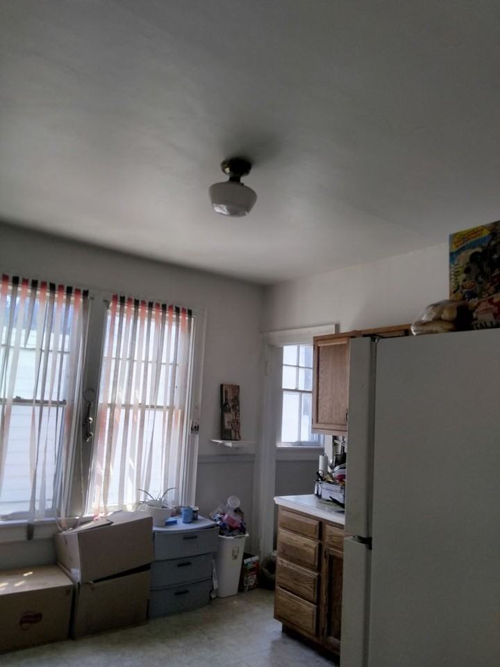 2916 N Murray Ave - Photo 2 of 13