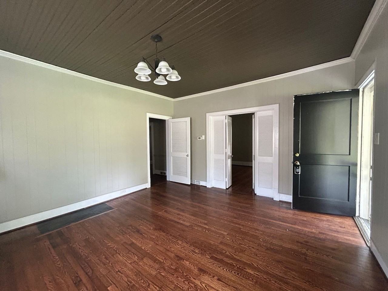 311 Keating Dr - Photo 3 of 9