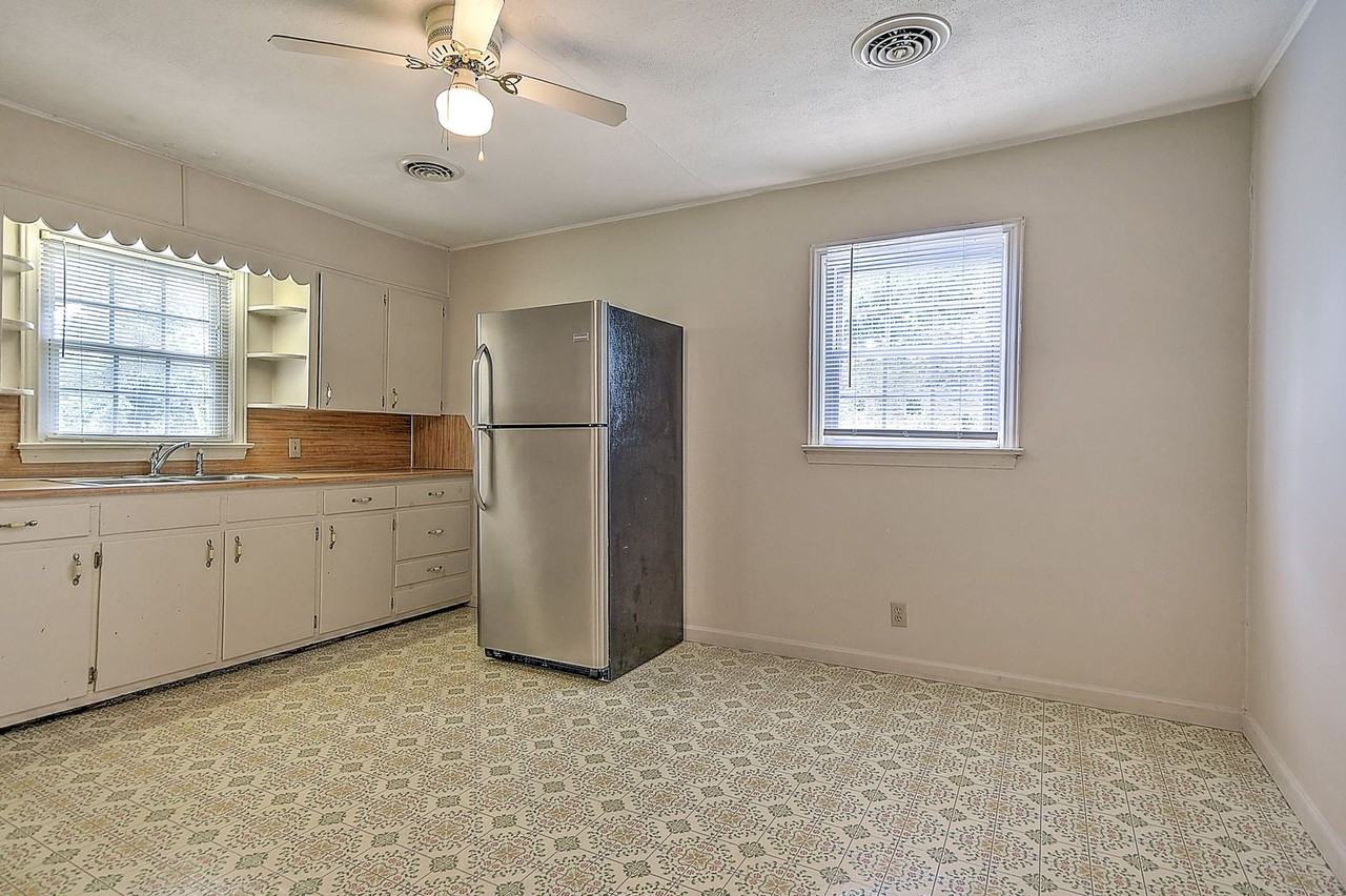 2207 Buckingham Rd - Photo 5 of 26