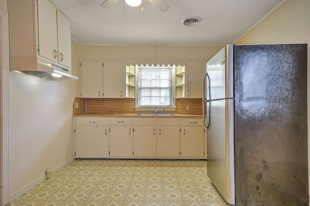 2207 Buckingham Rd - Photo 7 of 26