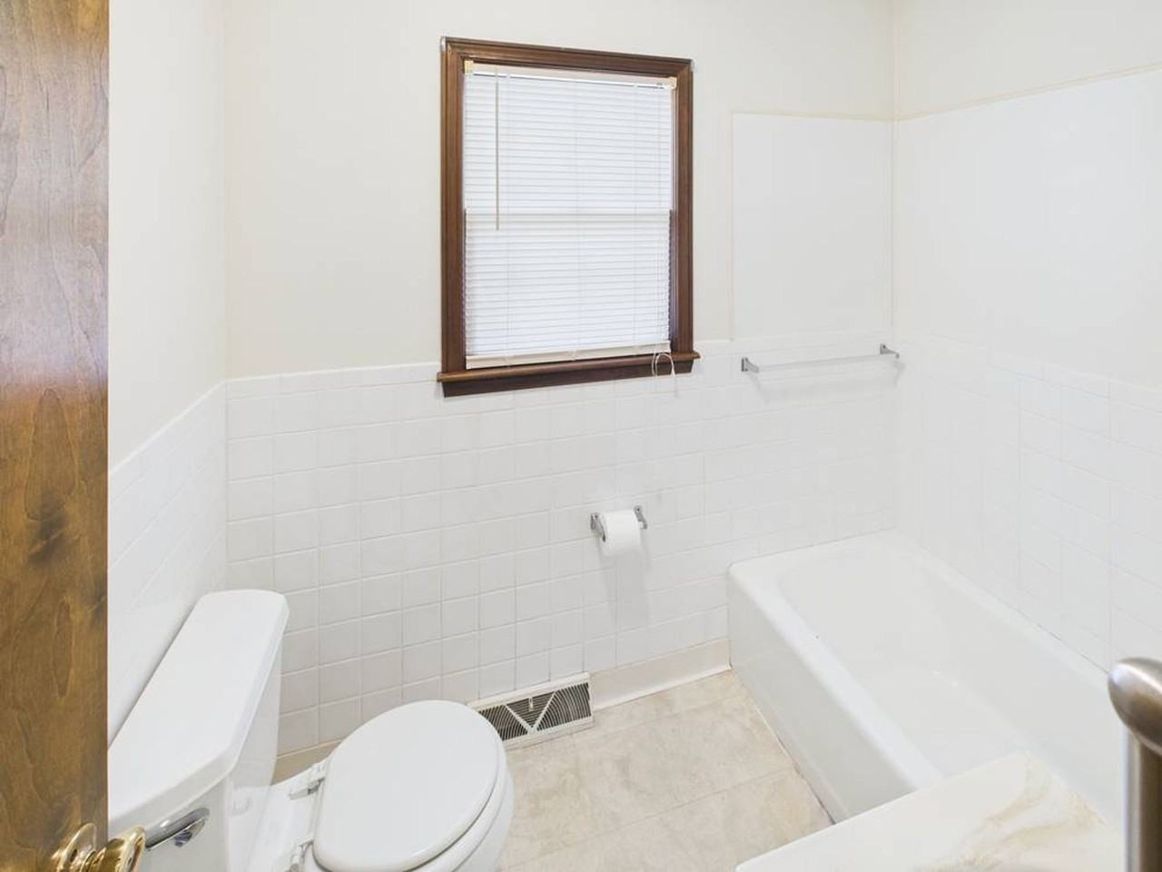 203 & 205 N Charles St - Photo 6 of 11
