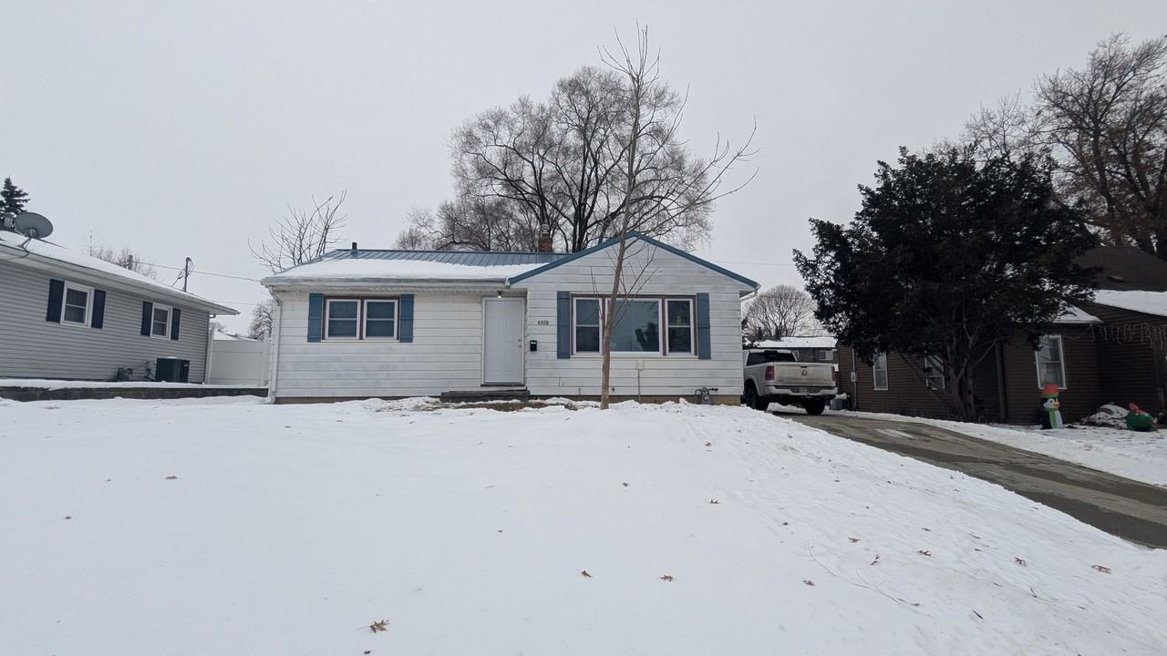 1308 Vermont St - Photo 3 of 37