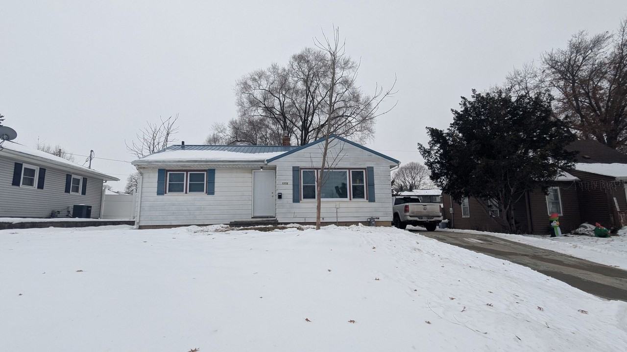 1308 Vermont St - Photo 4 of 37