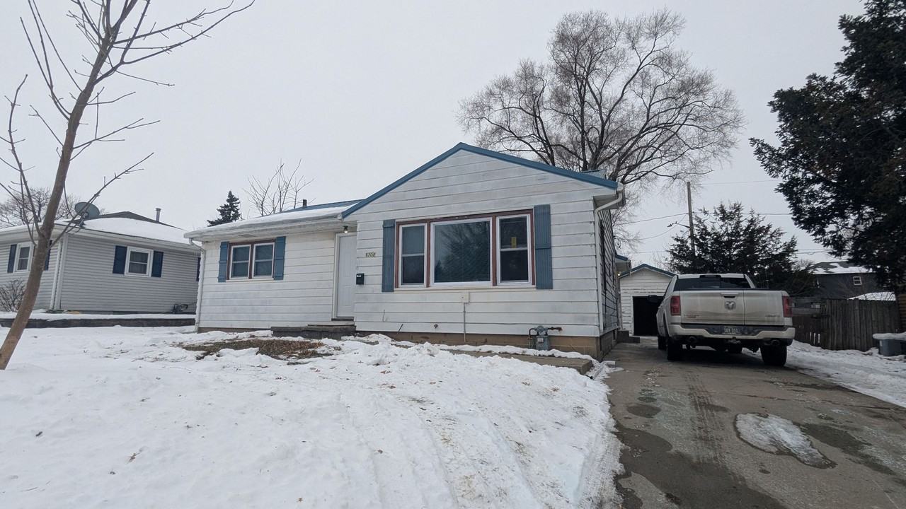 1308 Vermont St - Photo 6 of 37