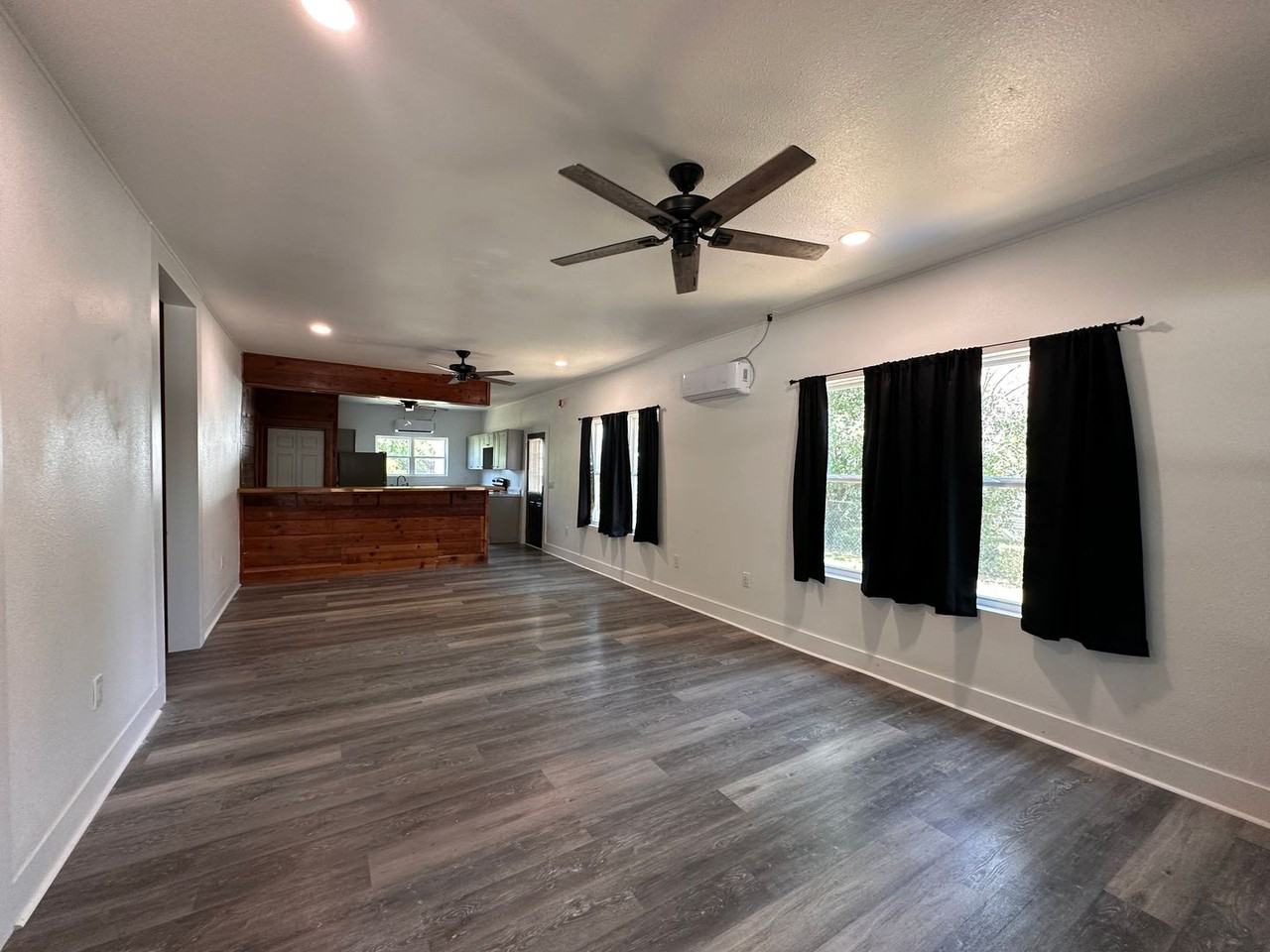 707 Avenue G - Photo 2 of 9