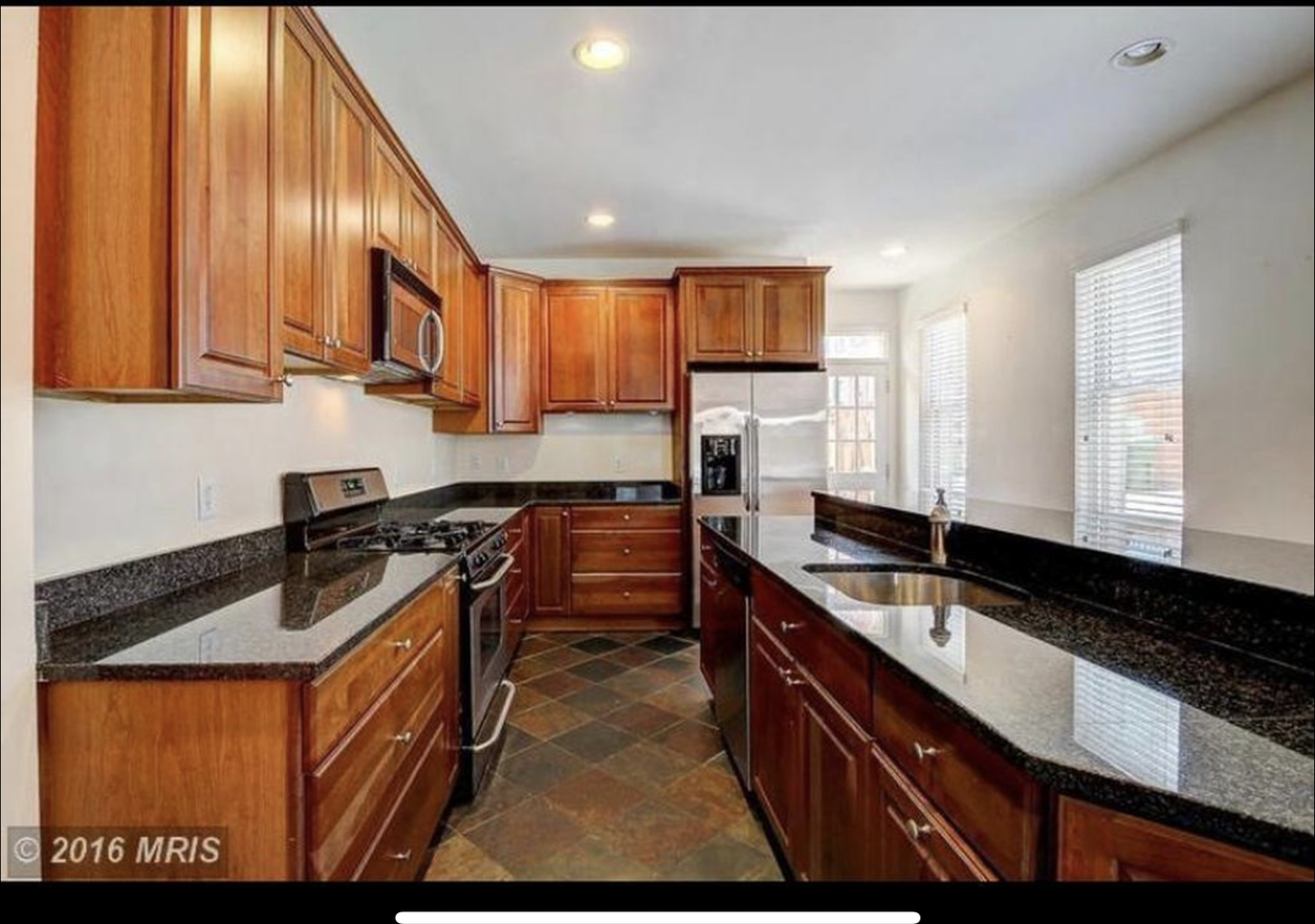 2611 E Fairmount Ave - Photo 5 of 21
