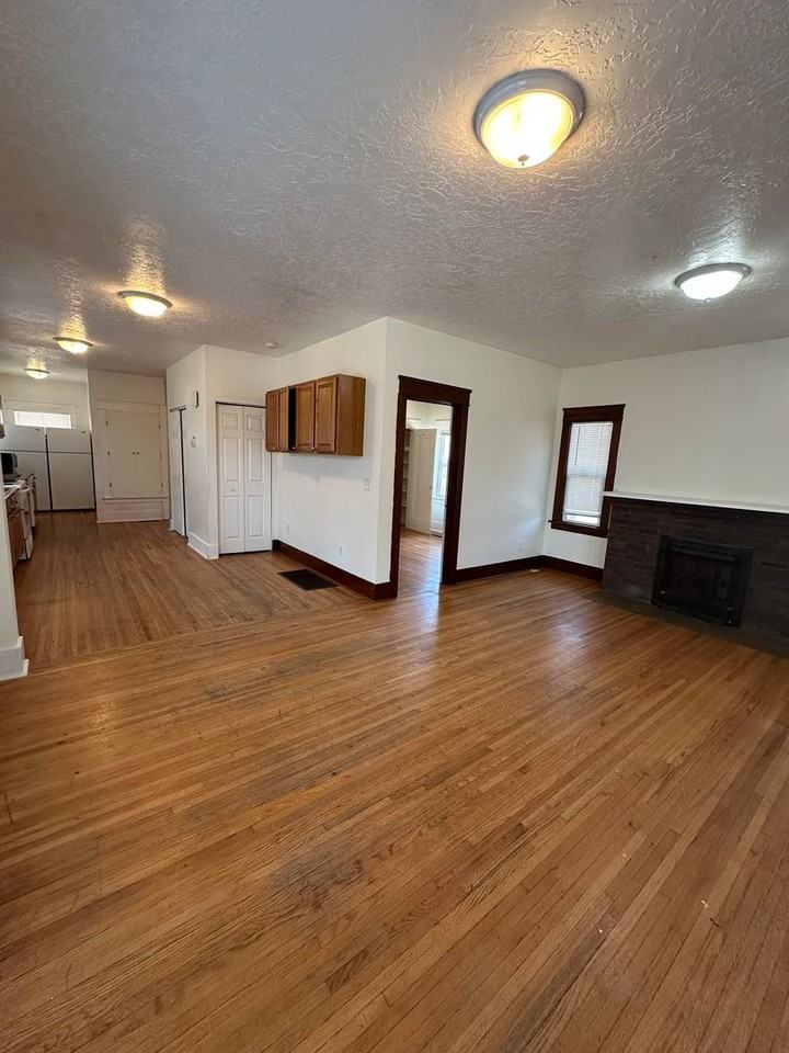 2037 8th Ave - Photo 6 of 28