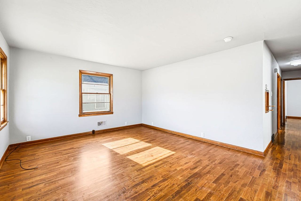 2510 Sylvanie St - Photo 3 of 28