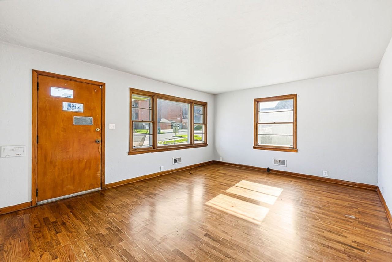 2510 Sylvanie St - Photo 4 of 28