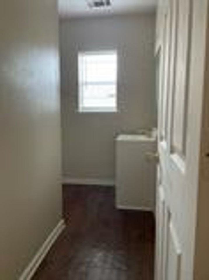 688 N 39th St - Photo 7 of 9