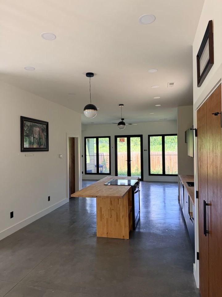3535 Oswald St - Photo 2 of 15
