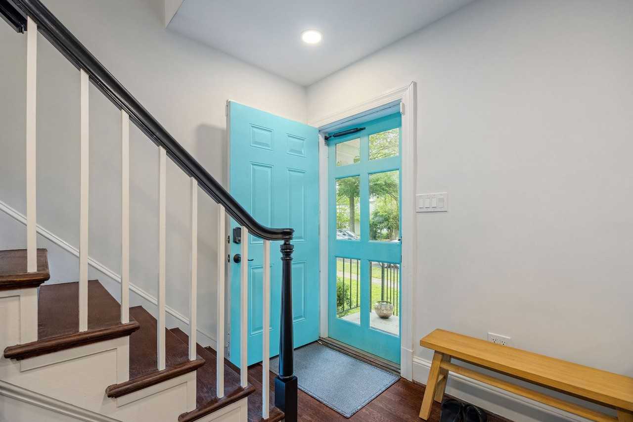 4815 Cutshaw Ave - Photo 5 of 48