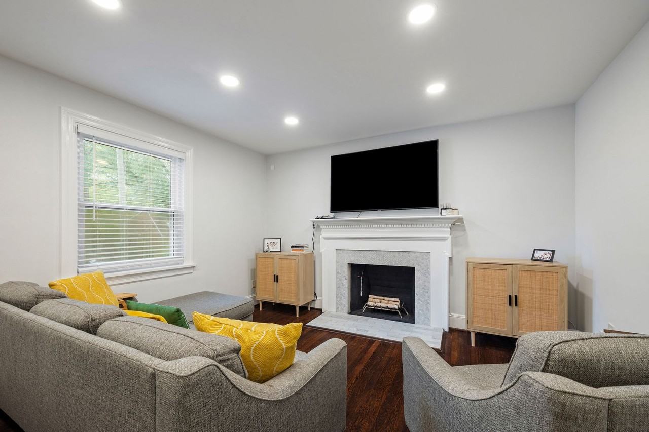 4815 Cutshaw Ave - Photo 6 of 48