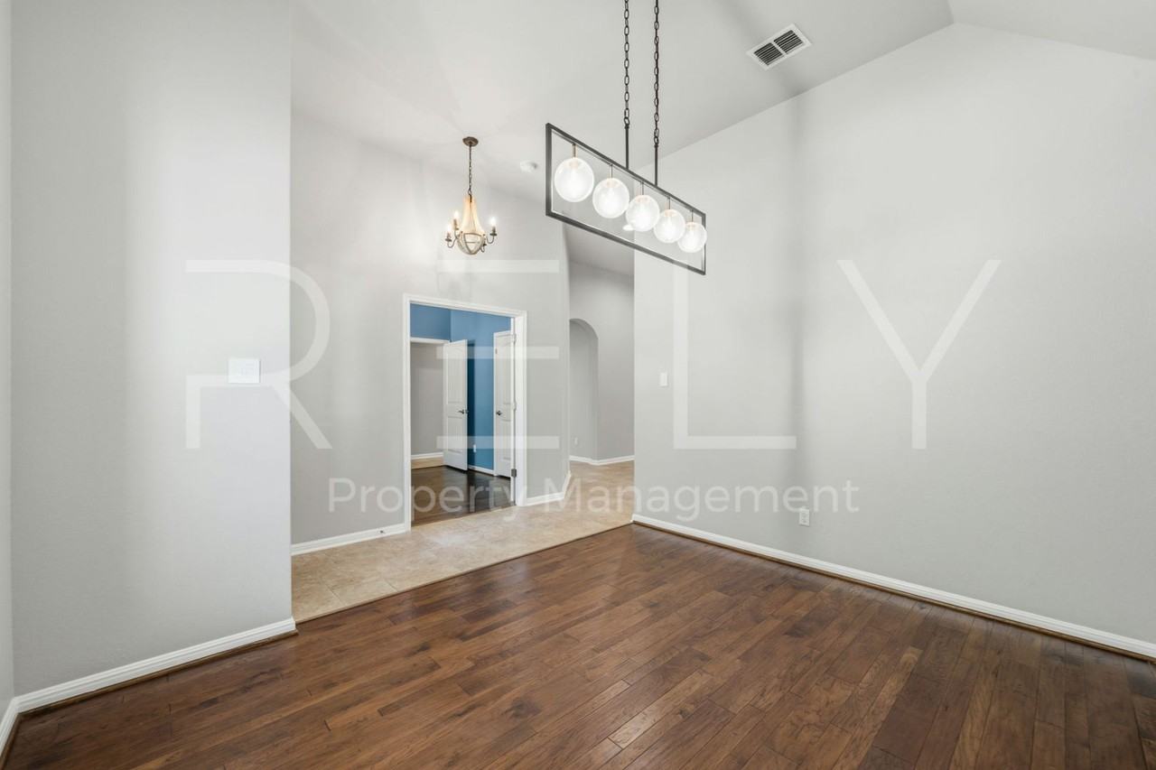 227 Choke Canyon Ln - Photo 5 of 41