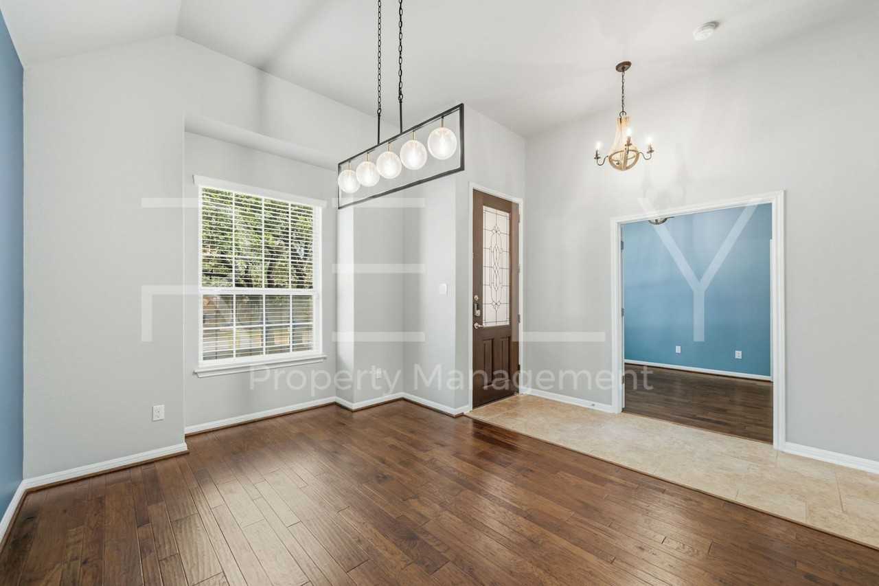 227 Choke Canyon Ln - Photo 6 of 41