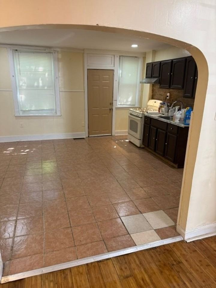 2536 S Millick St - Photo 2 of 12