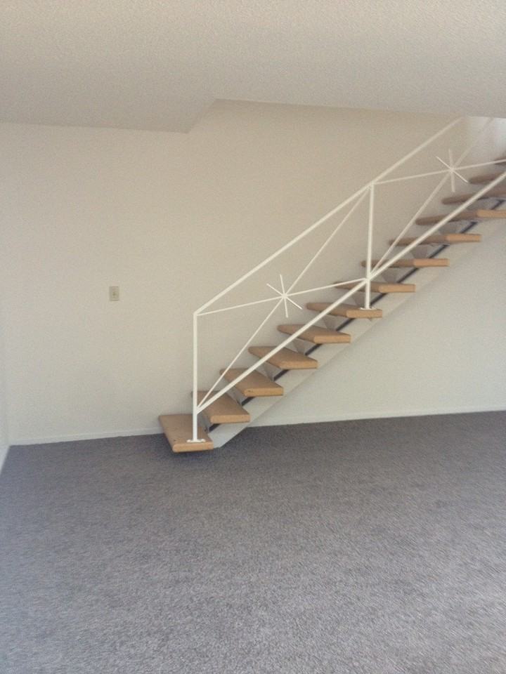 1105 Bath Ln - Photo 7 of 9