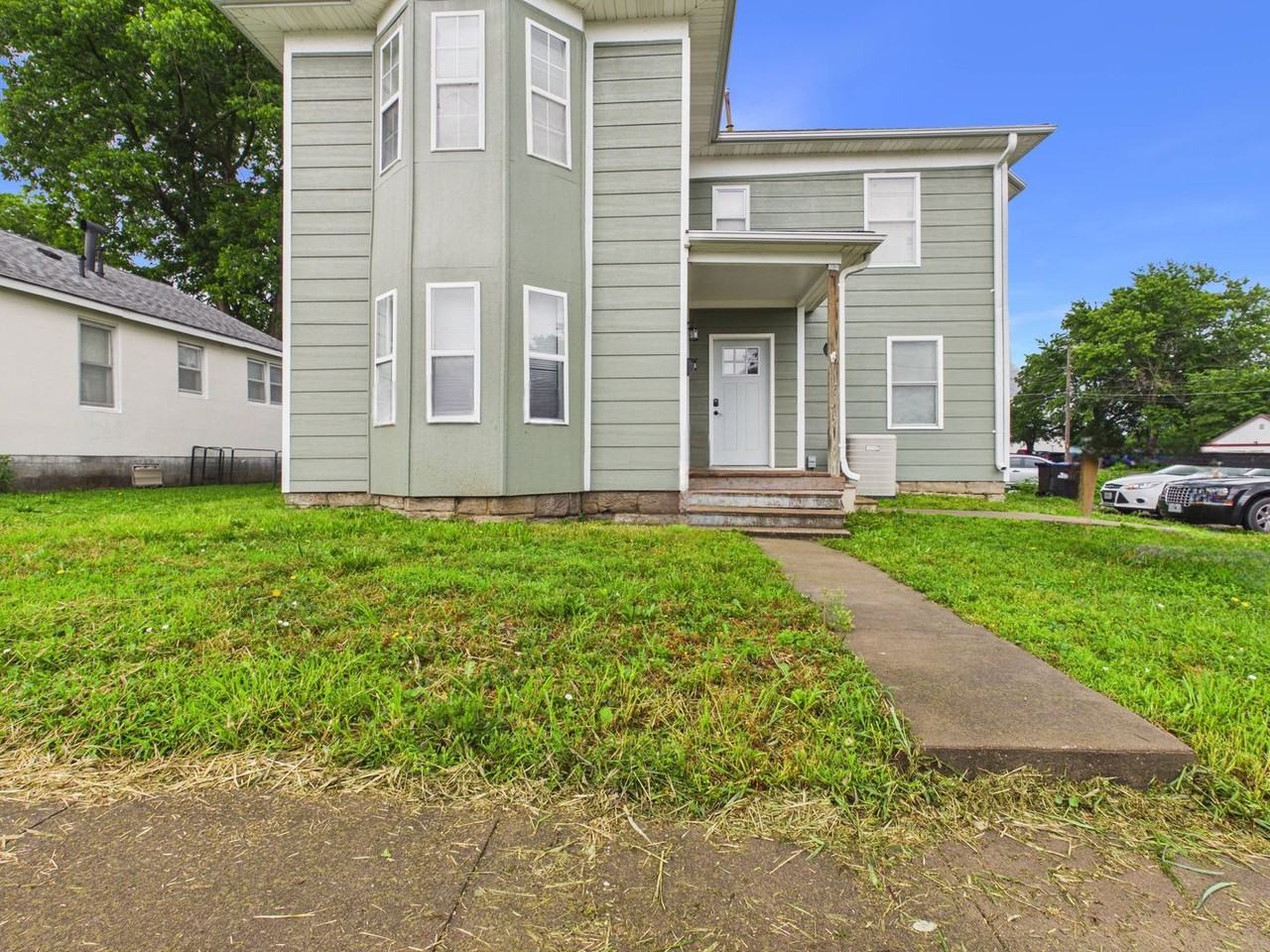 323 Jackson St - Photo 2 of 44