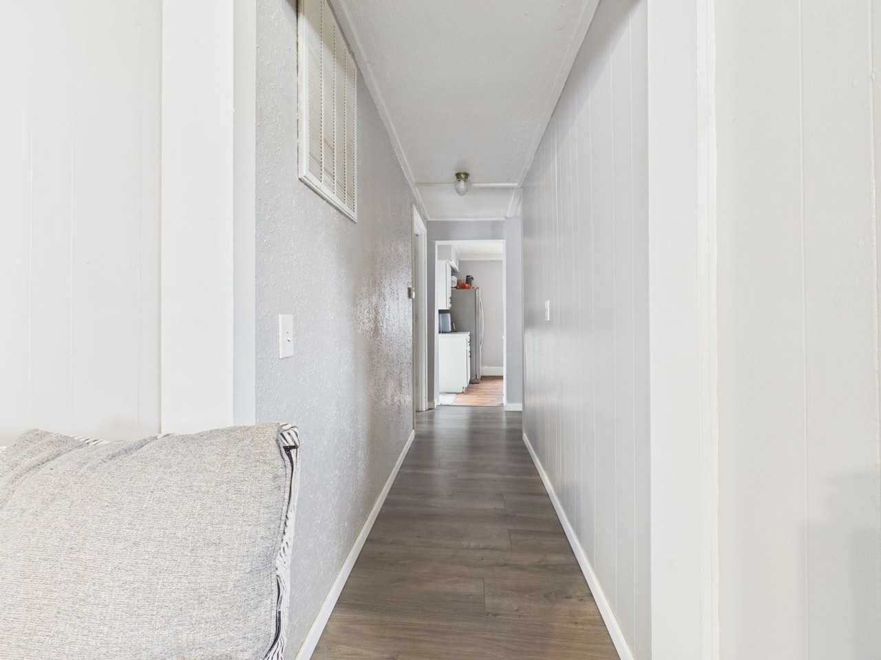 323 Jackson St - Photo 6 of 44