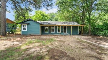 featured image of 406 E 25th St