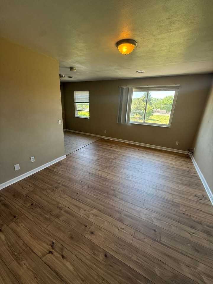 140 Main Ave - Photo 5 of 7