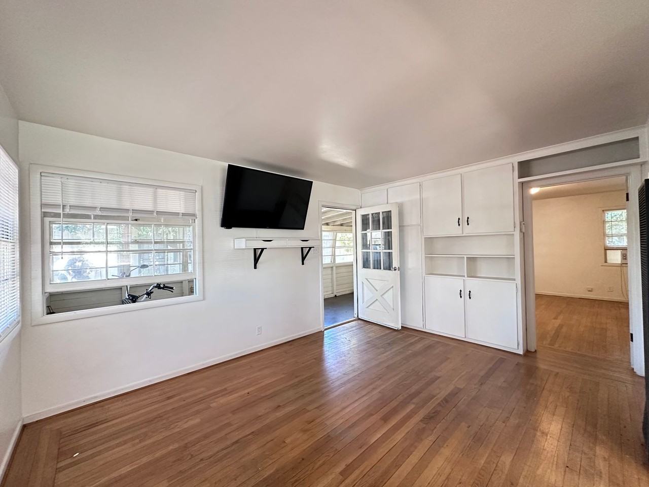 610 William St - Photo 4 of 12