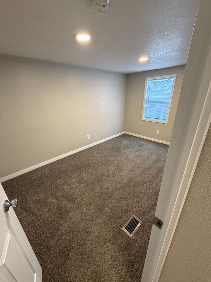 2705 Rex Anne Way - Photo 6 of 13