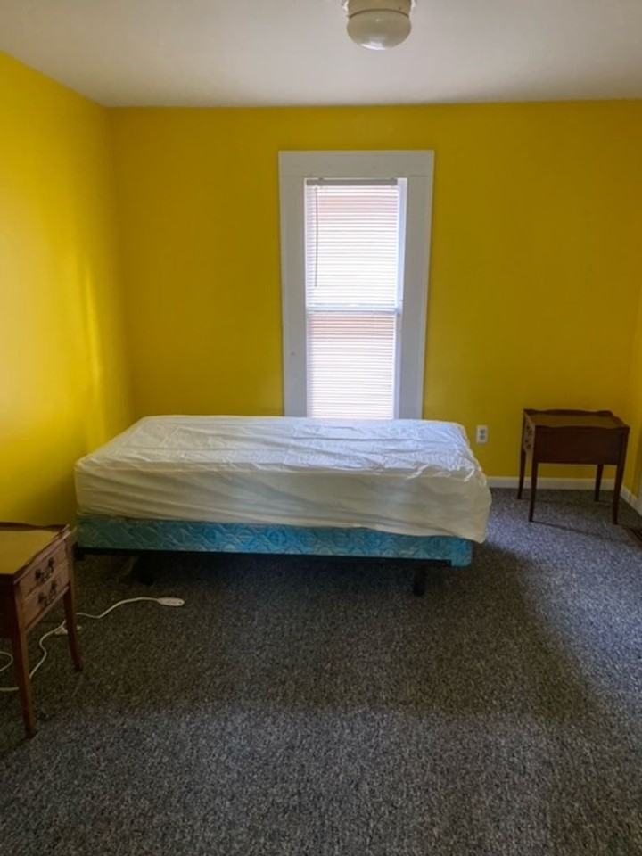 601 E Hoover Ave - Photo 4 of 11