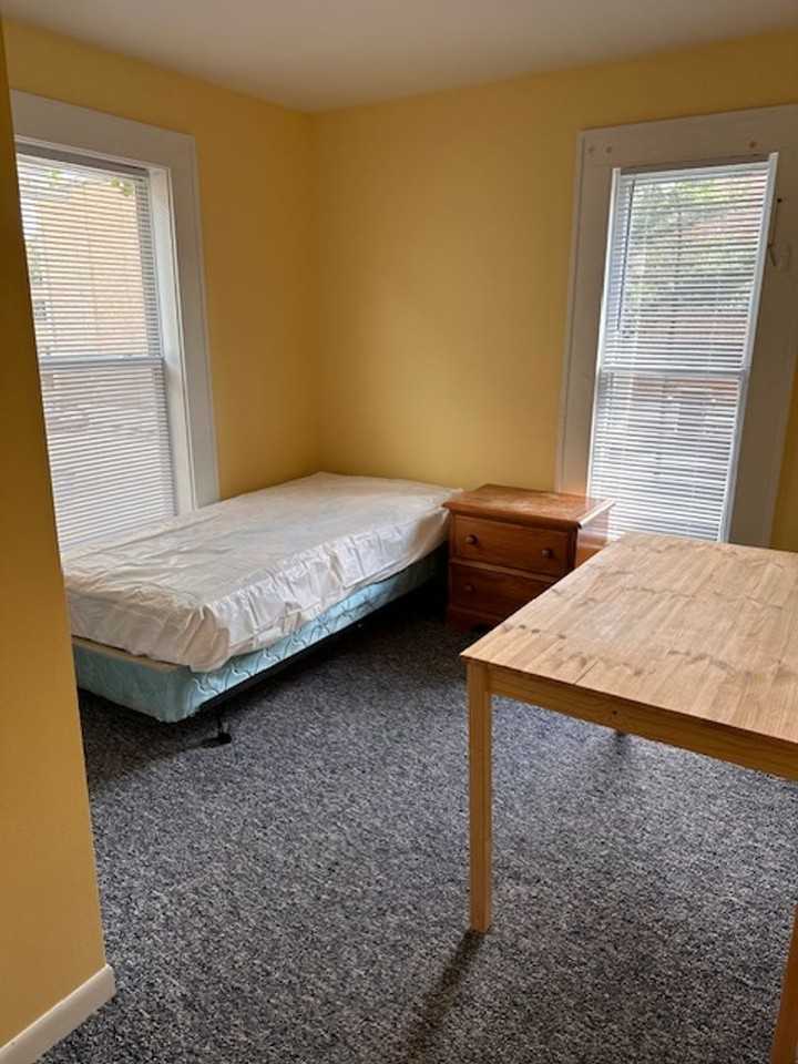601 E Hoover Ave - Photo 5 of 11