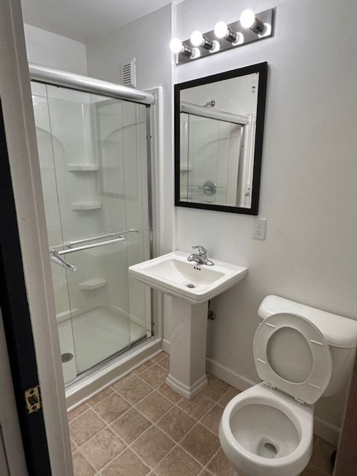 601 E Hoover Ave - Photo 7 of 11