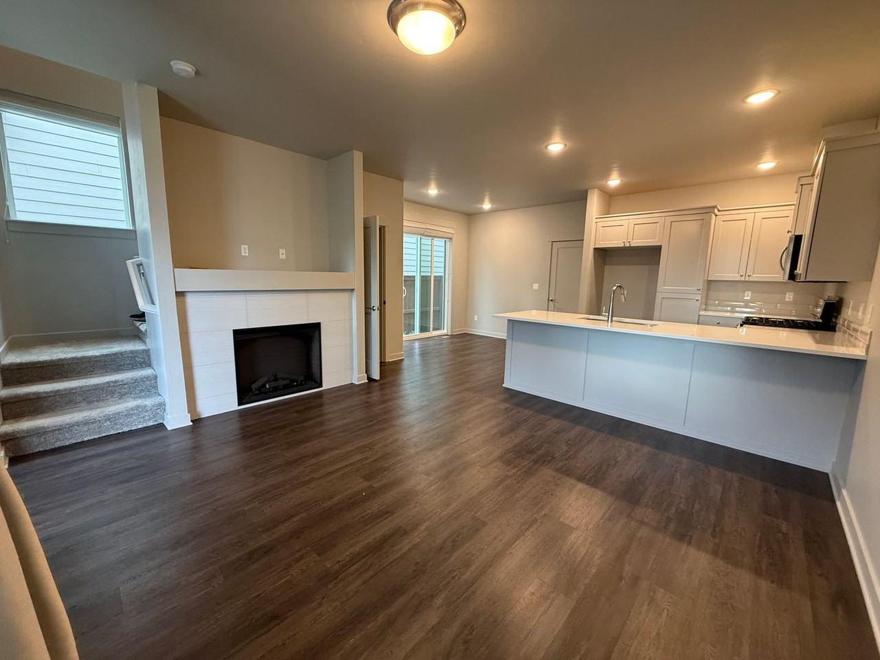 2366 Ne Victor Pl - Photo 2 of 26