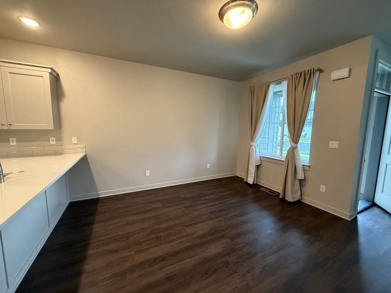 2366 Ne Victor Pl - Photo 3 of 26