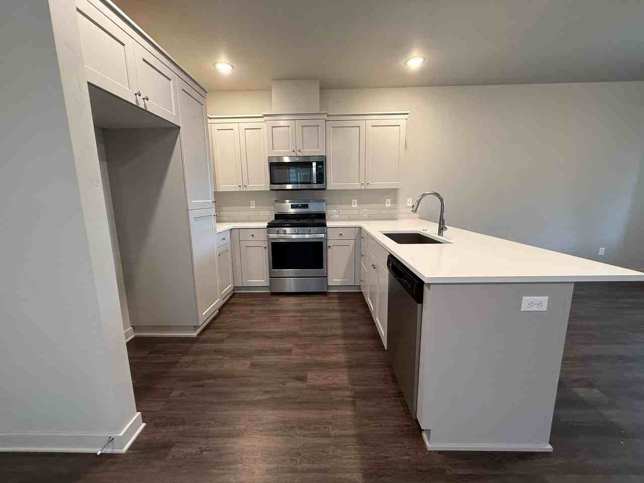 2366 Ne Victor Pl - Photo 7 of 26