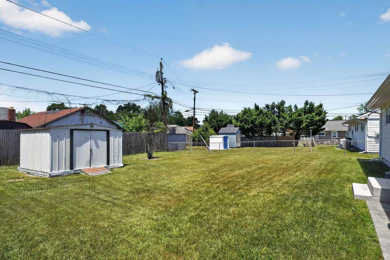 1005 7th St - Photo 4 of 30