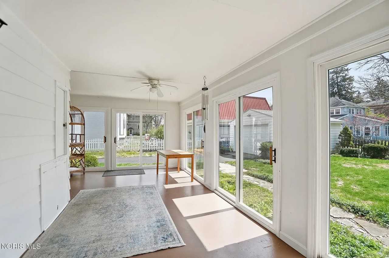 409 W Wooster St - Photo 2 of 43