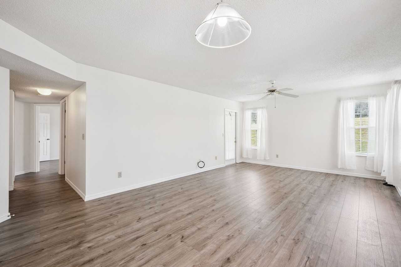 4807 Coachmans Dr #2408 - Photo 3 of 34