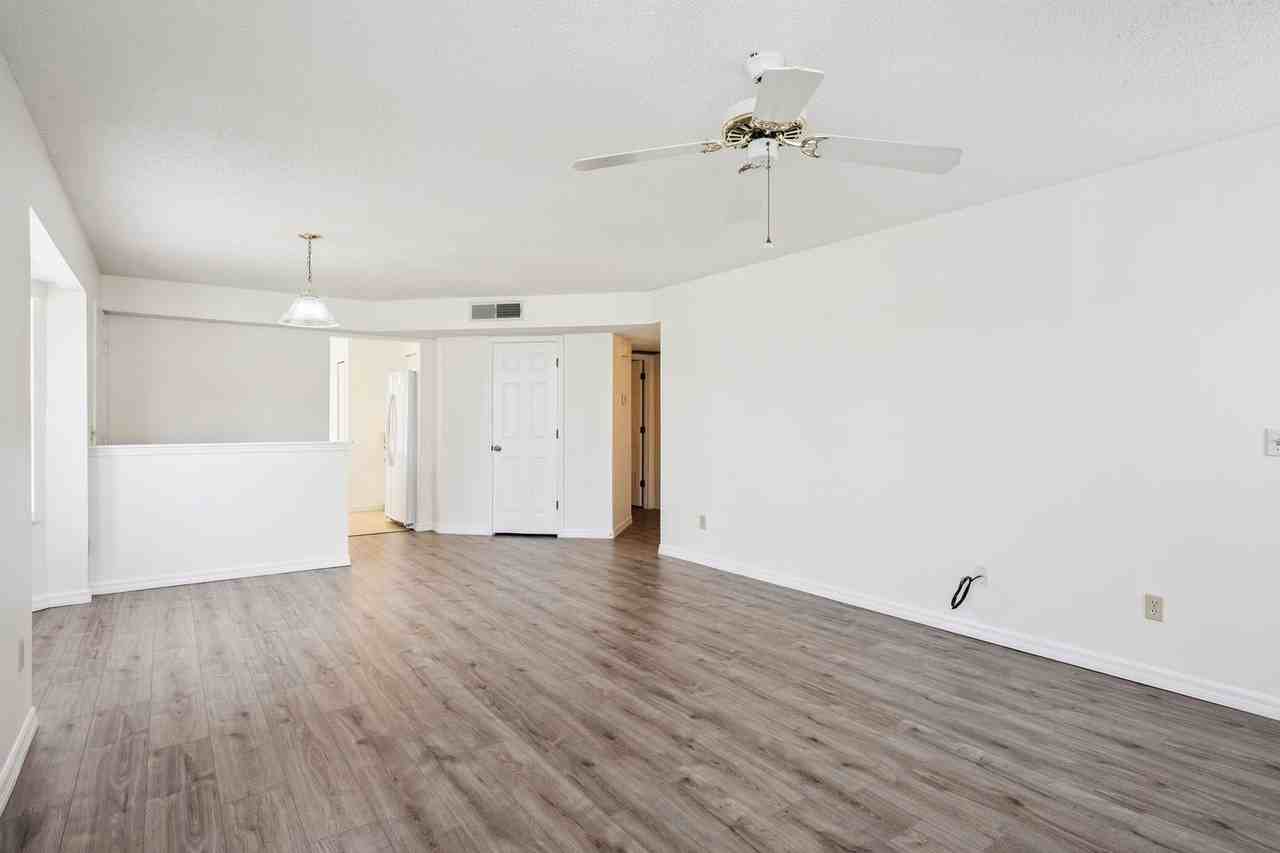 4807 Coachmans Dr #2408 - Photo 4 of 34