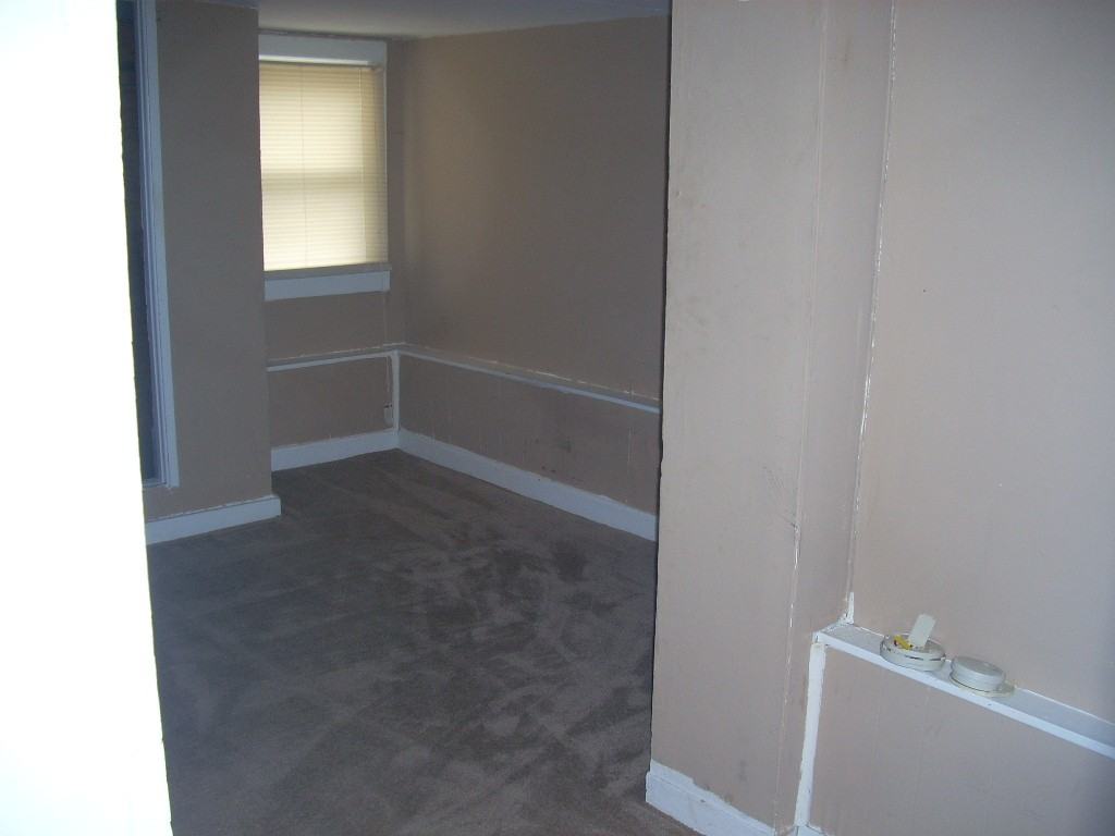 108 S College Ave #C - Photo 2 of 8