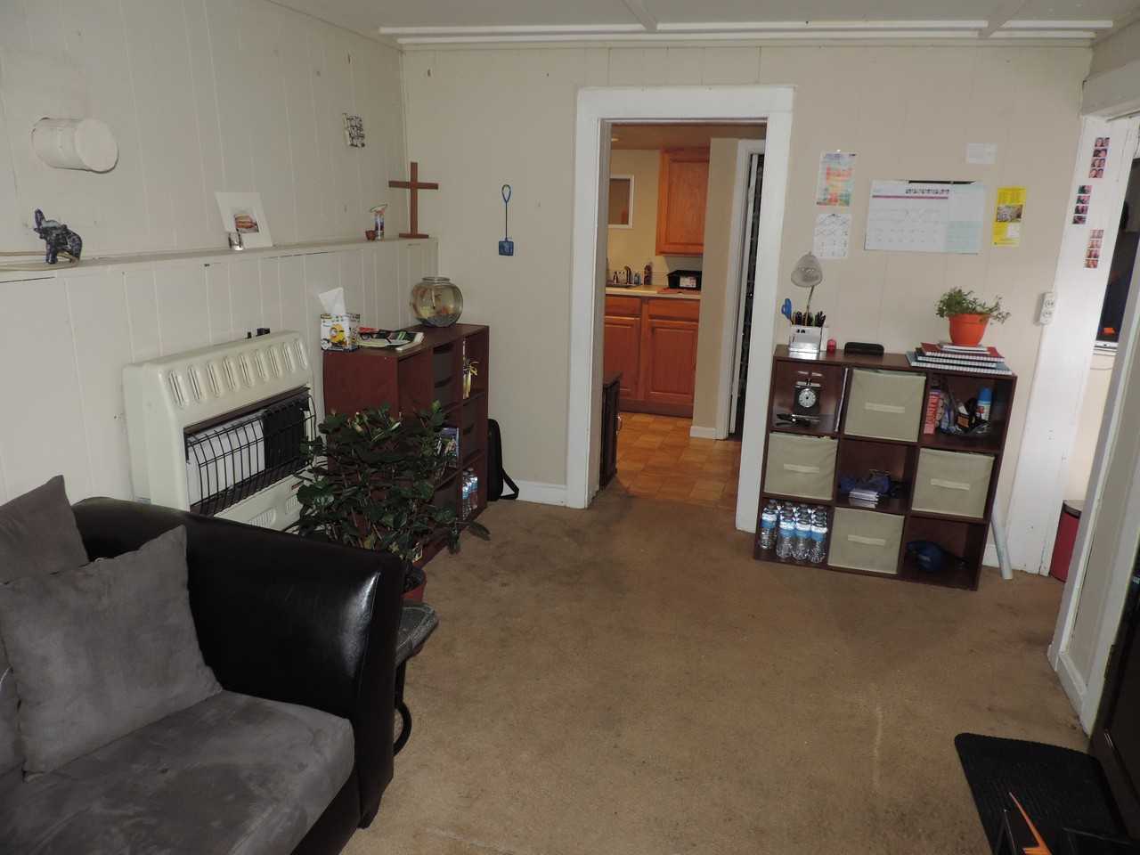 108 S College Ave #C - Photo 4 of 8