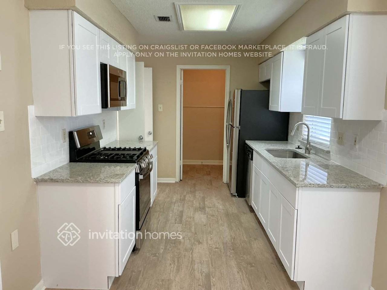 301 Overland Dr - Photo 3 of 13