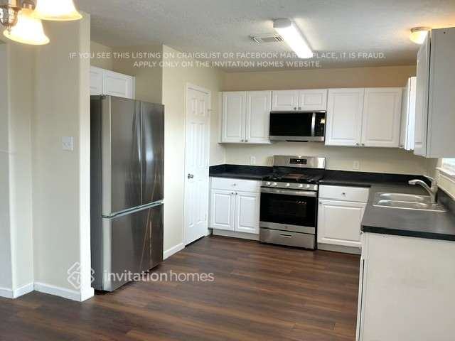 8542 Doskocil Dr - Photo 5 of 16
