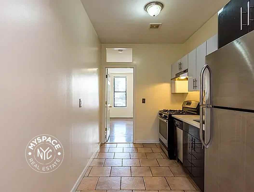300 Jefferson St #1L - Photo 3 of 9