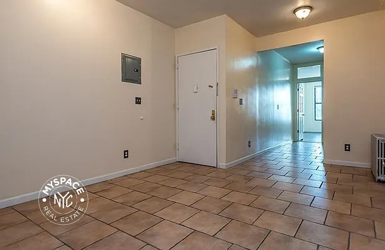300 Jefferson St #1L - Photo 4 of 9