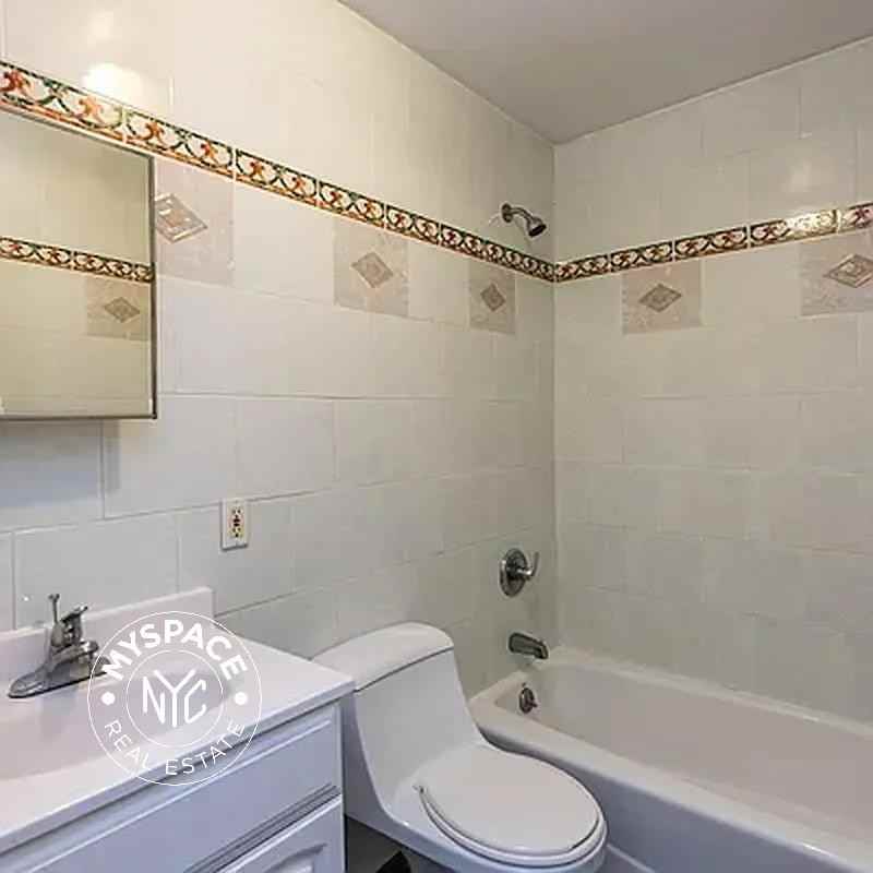 300 Jefferson St #1L - Photo 7 of 9