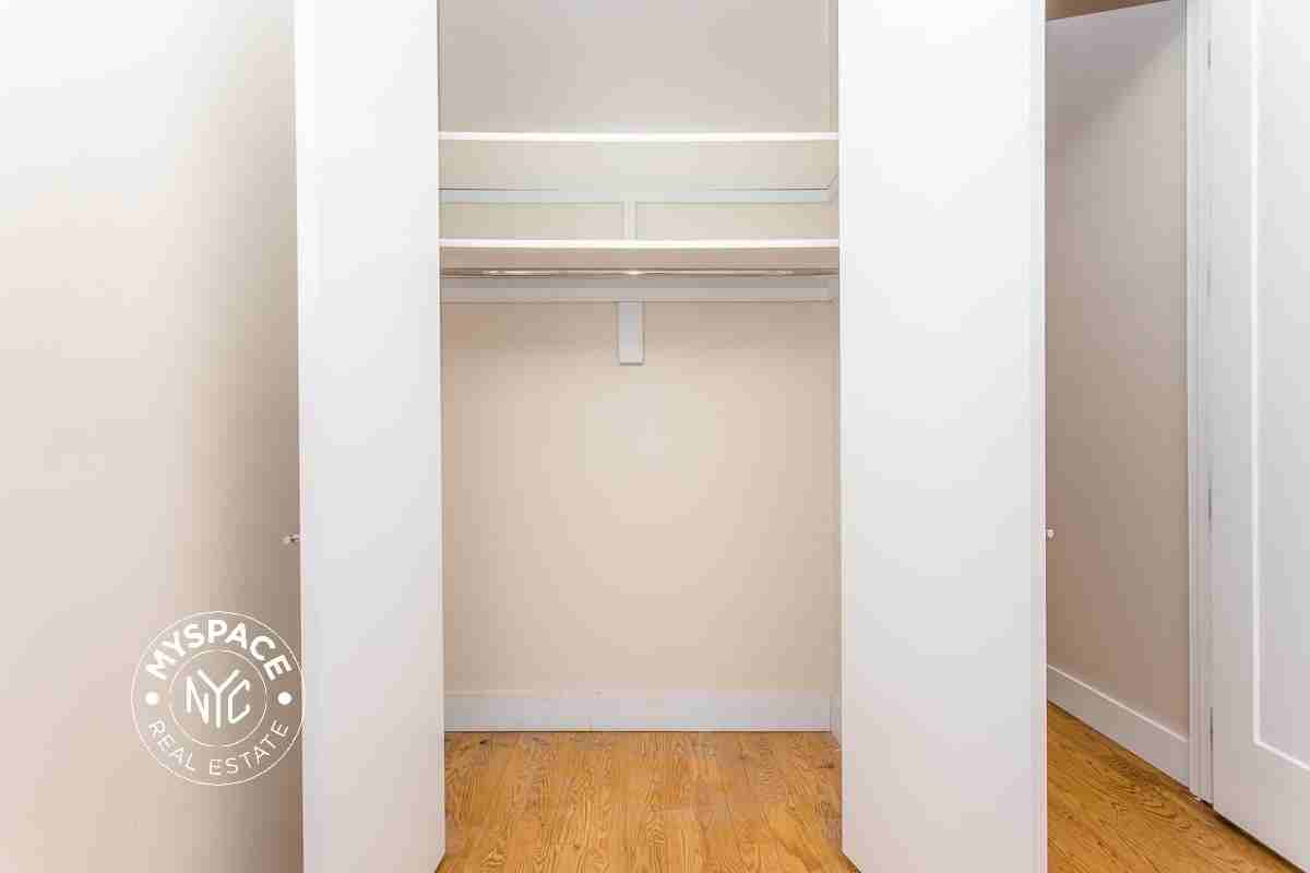 1872 Menahan St #1R - Photo 5 of 7