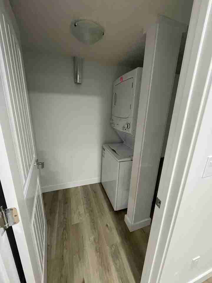 17068 47 Street, Down, Edmonton, Alberta, Canada, T5Y 6M1 - Photo 5 of 7
