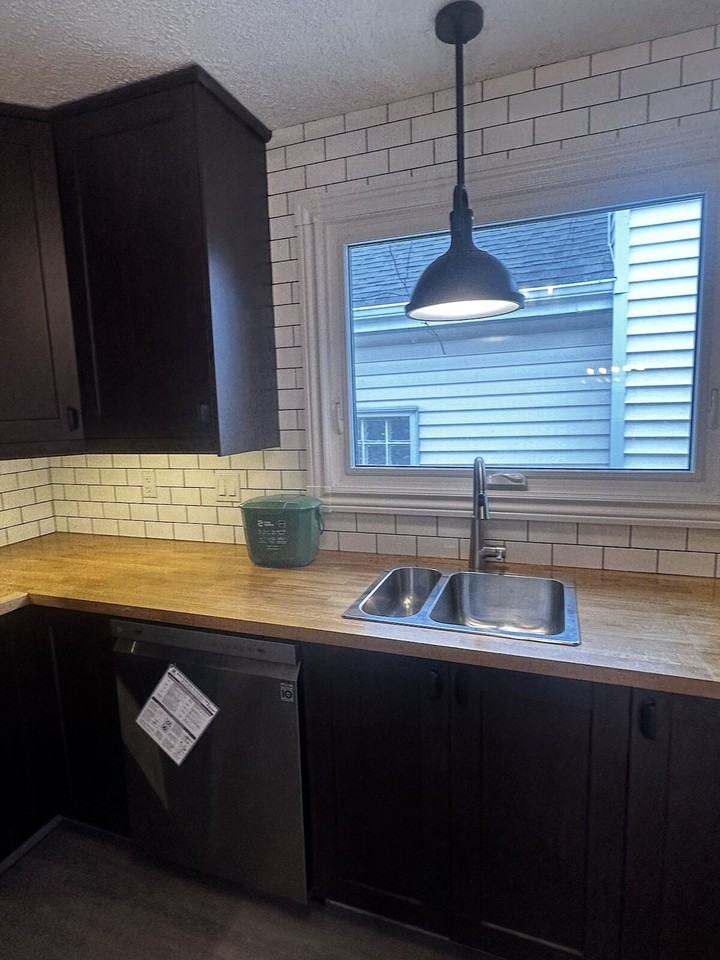 11923 93 Street, Main , Edmonton, Alberta, Canada, T5G 1E6 - Photo 3 of 8