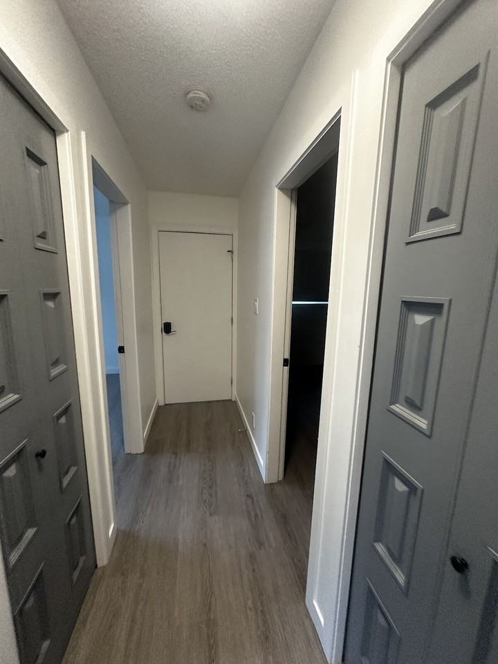 11923 93 Street, Main , Edmonton, Alberta, Canada, T5G 1E6 - Photo 7 of 8