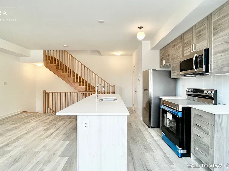 35 Spry Ln, Barrie, ON L9J 0N6, Canada - Photo 3 of 13